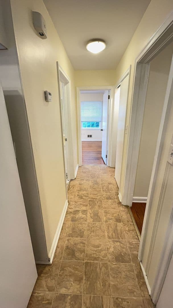 Athens House: 156 Hardin Drive