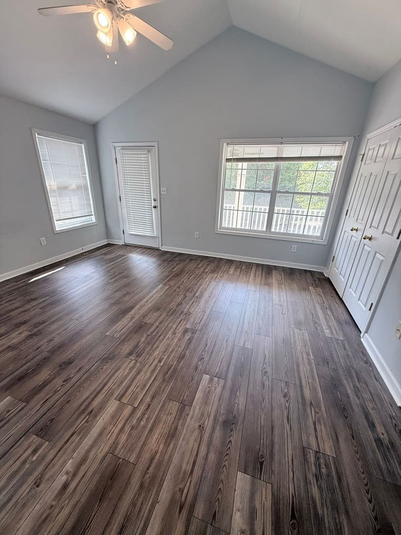 Athens House: 255 Wiltshire Dr