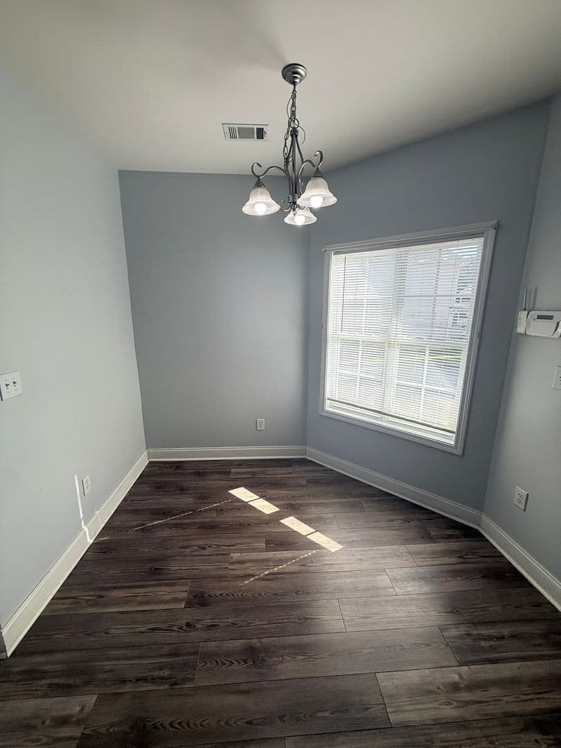Athens House: 255 Wiltshire Dr