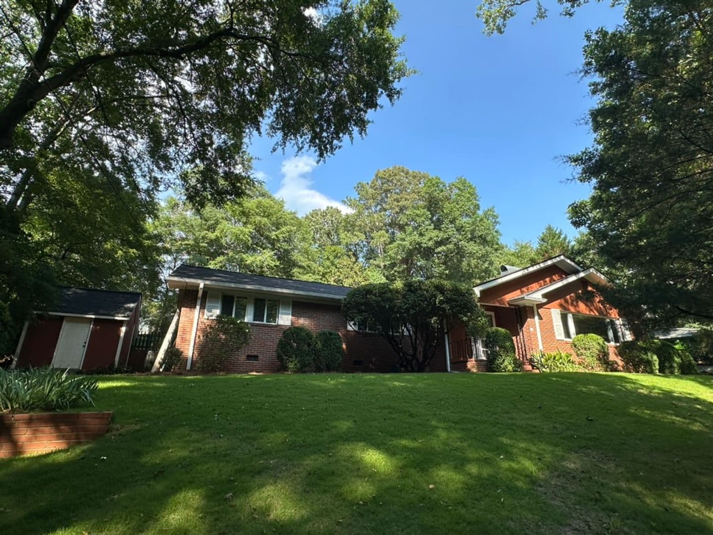Athens House: 145 Duncan Springs Road