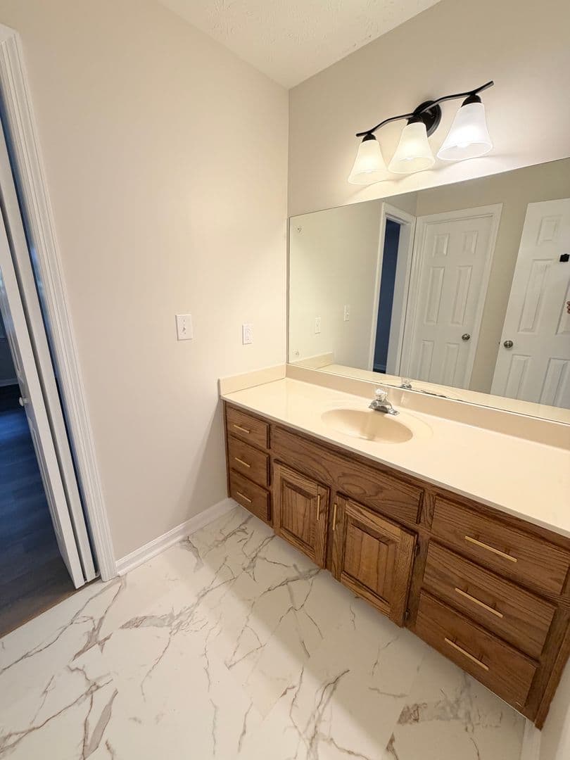 Athens House: 310 Shadow Moss Dr.