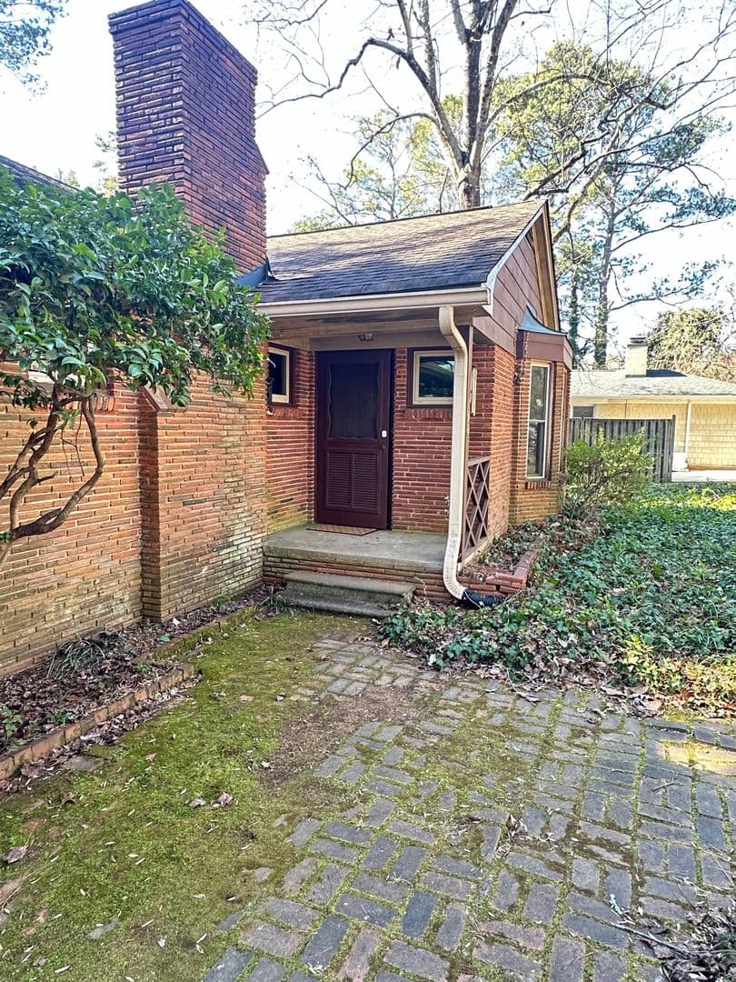 Athens House: 190 Hardin Dr