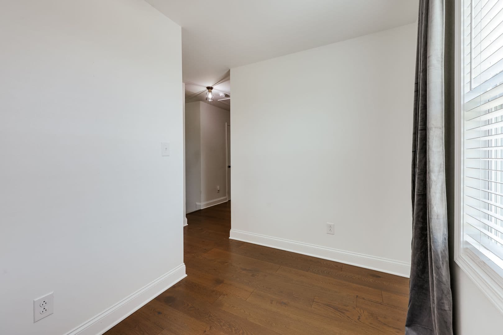 Athens House: 499 Little Oaks St.