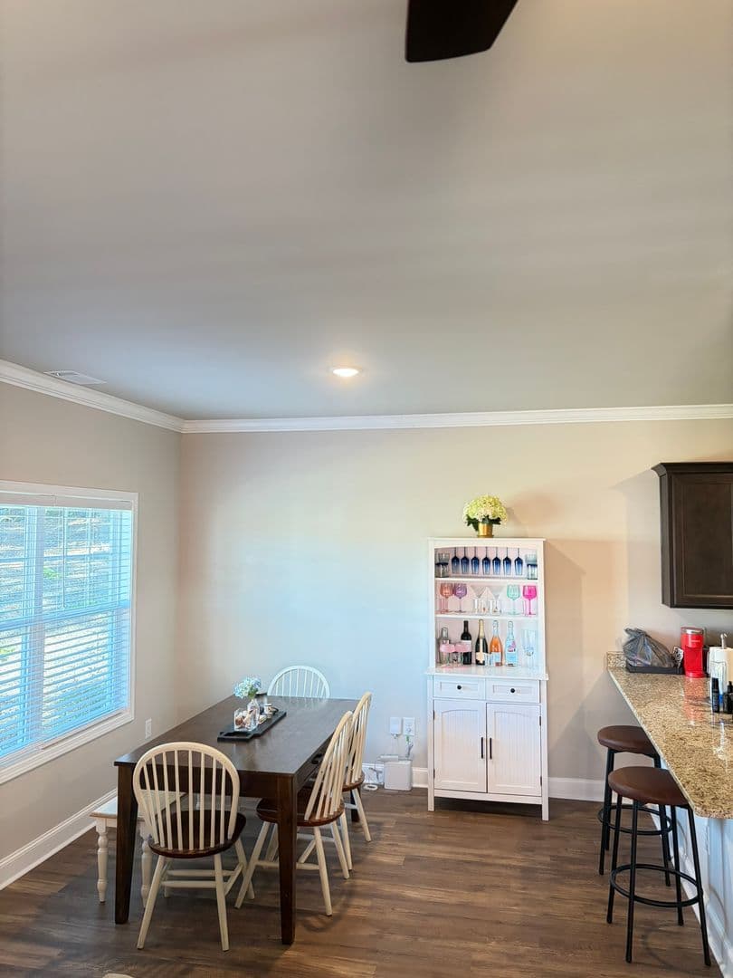 Athens House: 270 Bella Way