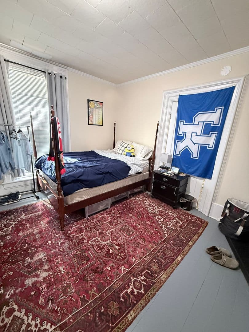 Athens House: 324 Carr Street