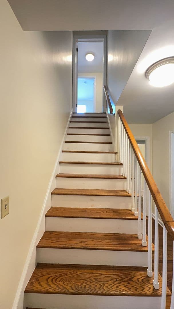 Athens House: 156 Hardin Drive