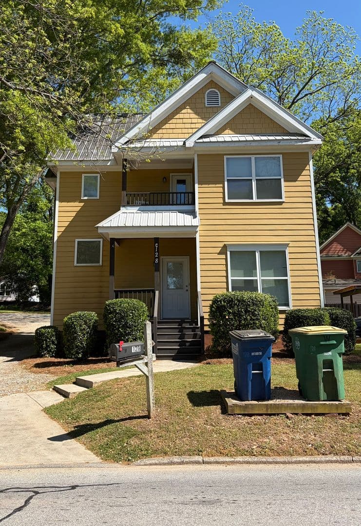Athens House: 128 N. Peter Street