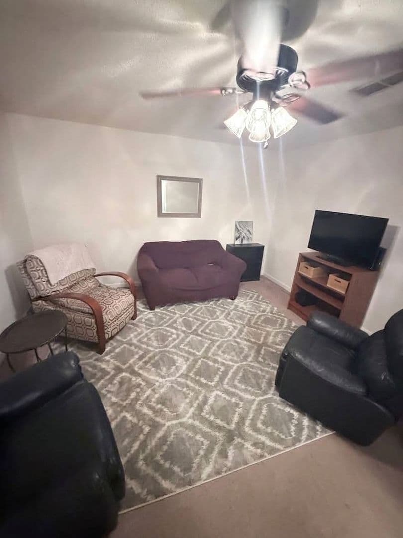 Athens Apartment: 723 Baxter St