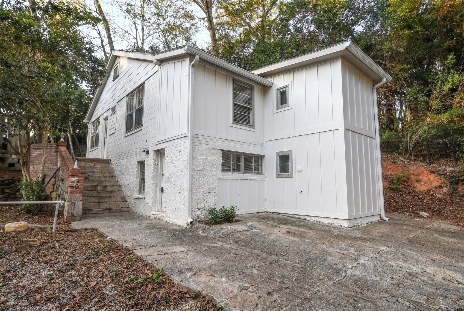 Athens House: 838 Bobbin Mill
