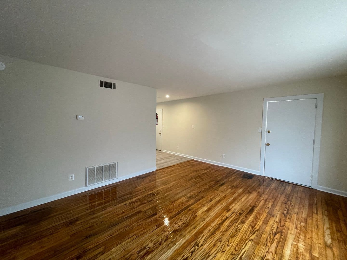 Athens Apartment: 136 Grady Ave.