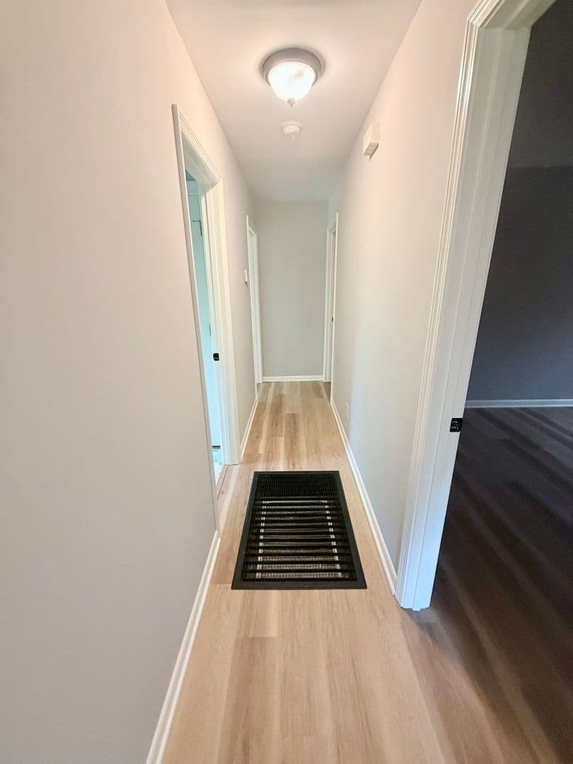 Athens Apartment: 165 Conrad Dr.
