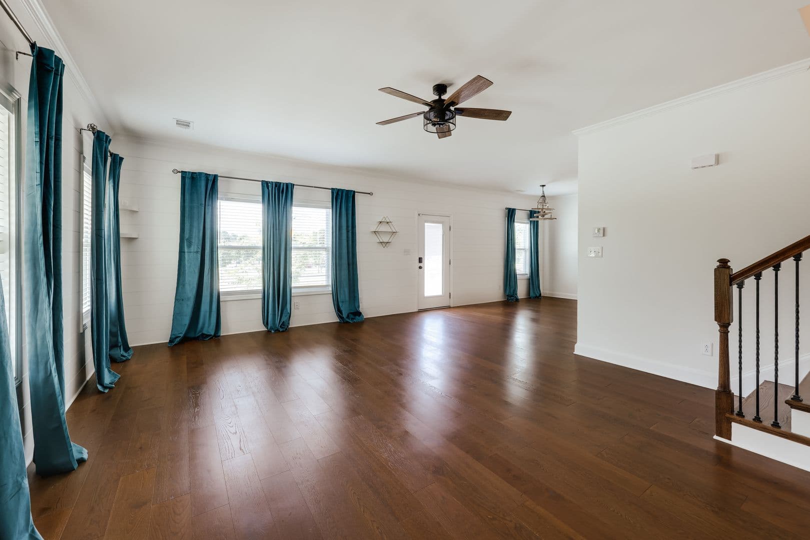 Athens House: 499 Little Oaks St.