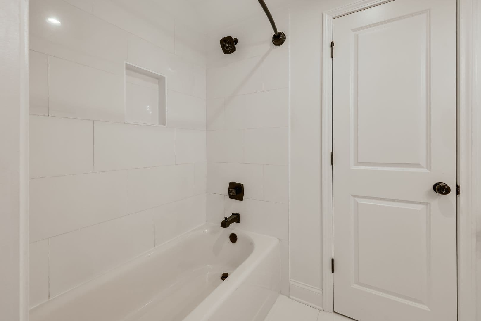 Athens House: 499 Little Oaks St.