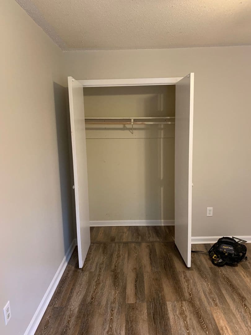 Athens Apartment: 109 Mark Twain Cir.