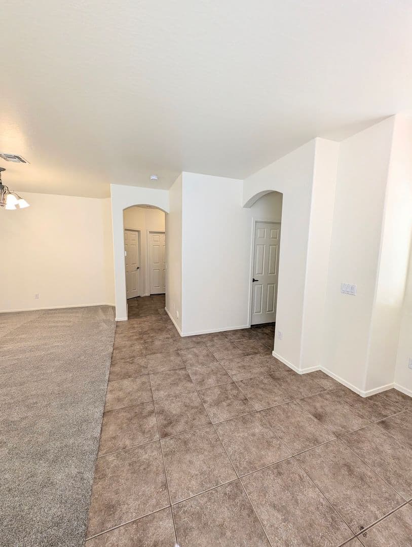 Maricopa House: 44714 W. Alamendras Street