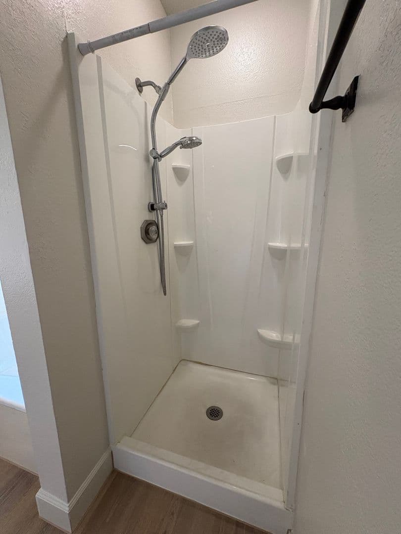 Gilbert House: 1518 W Antiqua Dr