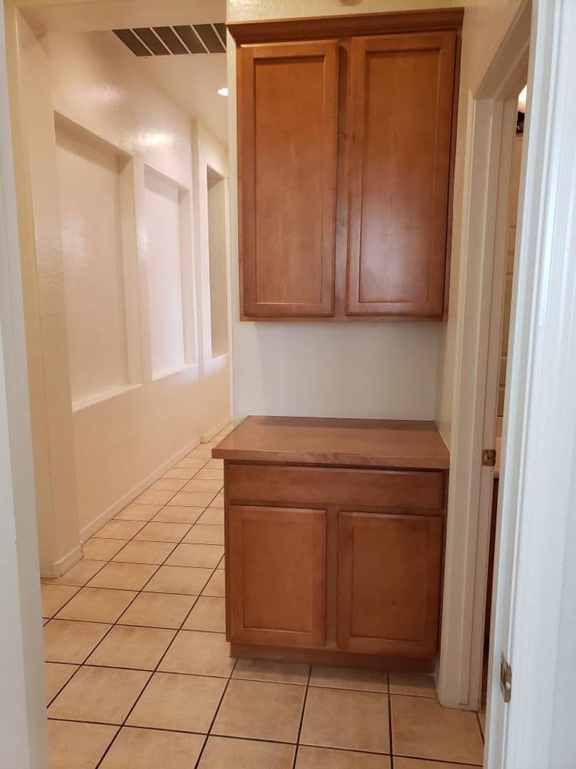 Chandler House: 760 E Indian Wells Place