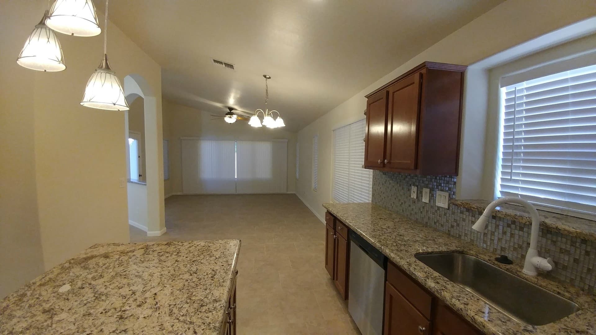 San Tan Valley House: 1004 W Dexter Way