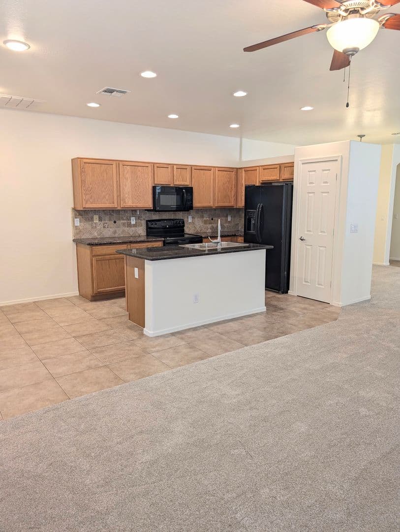 Maricopa House: 44714 W. Alamendras Street