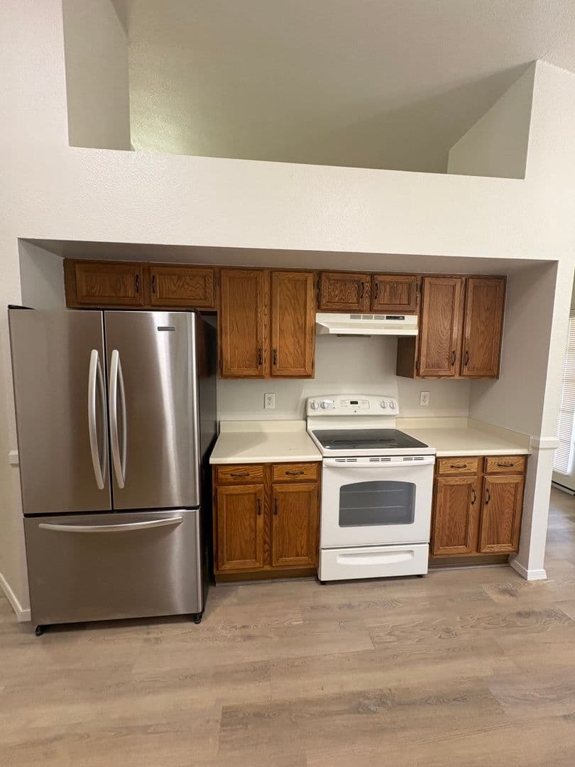 Gilbert House: 1518 W Antiqua Dr