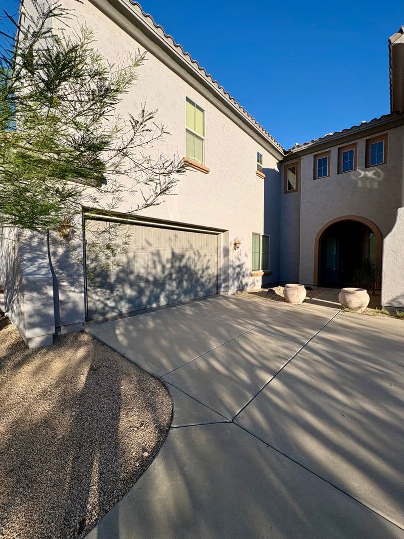 Peoria House: 27701 N. Higuera Drive