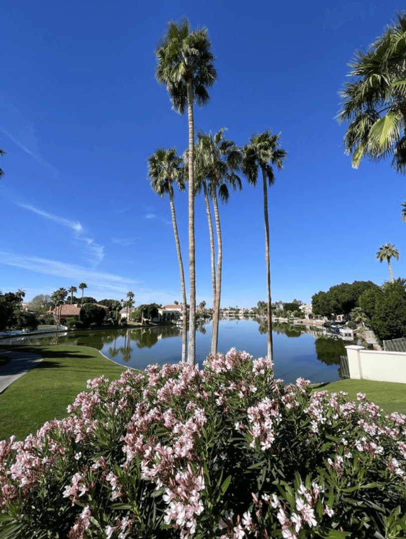 Gilbert House: 2325 E. Lakecrest Dr