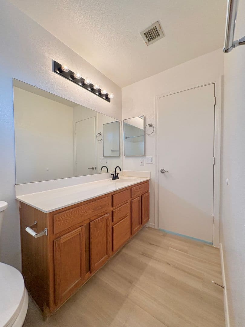 Apache Jct House: 2018 S Rennick Dr