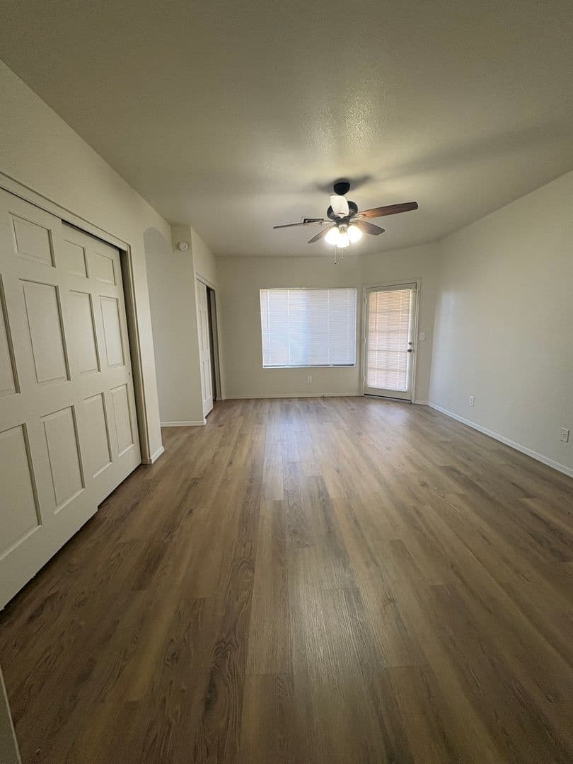 Gilbert House: 1518 W Antiqua Dr