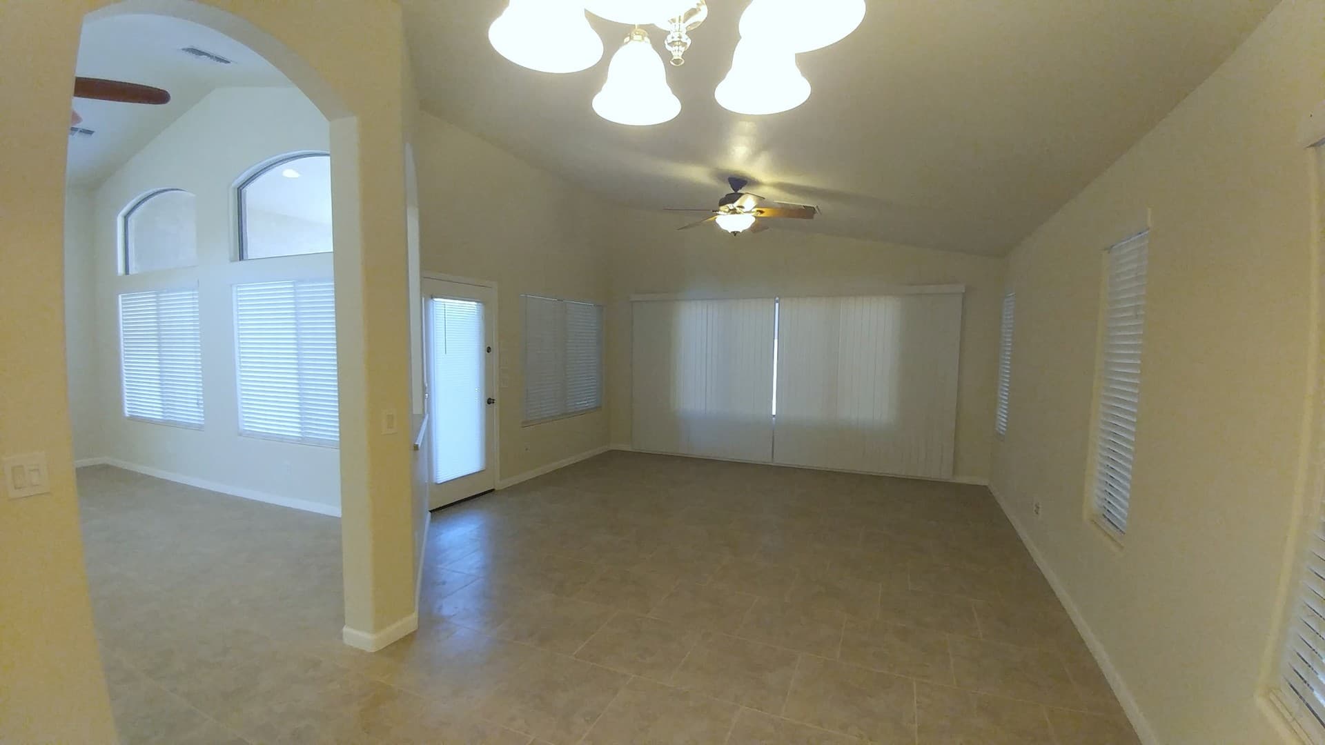 San Tan Valley House: 1004 W Dexter Way