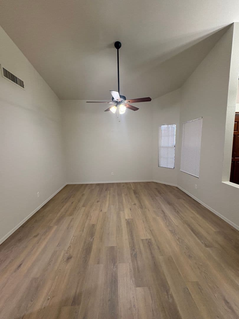 Gilbert House: 1518 W Antiqua Dr