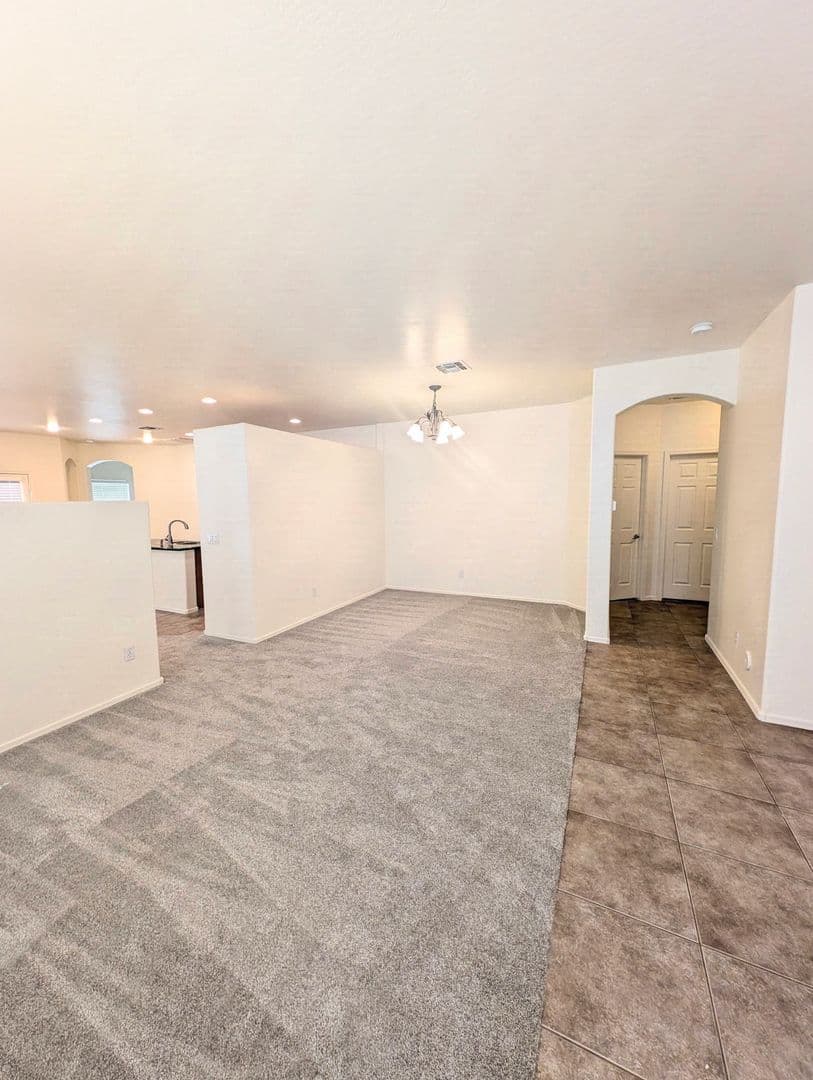Maricopa House: 44714 W. Alamendras Street