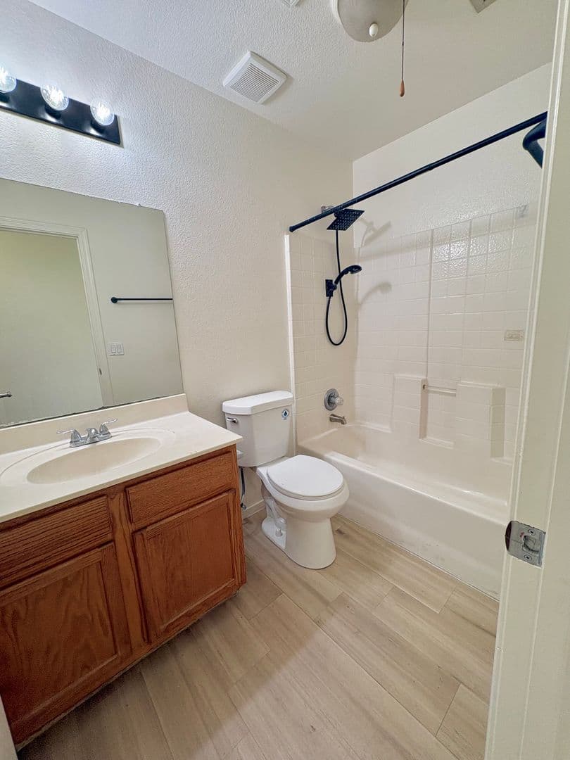 Apache Jct House: 2018 S Rennick Dr