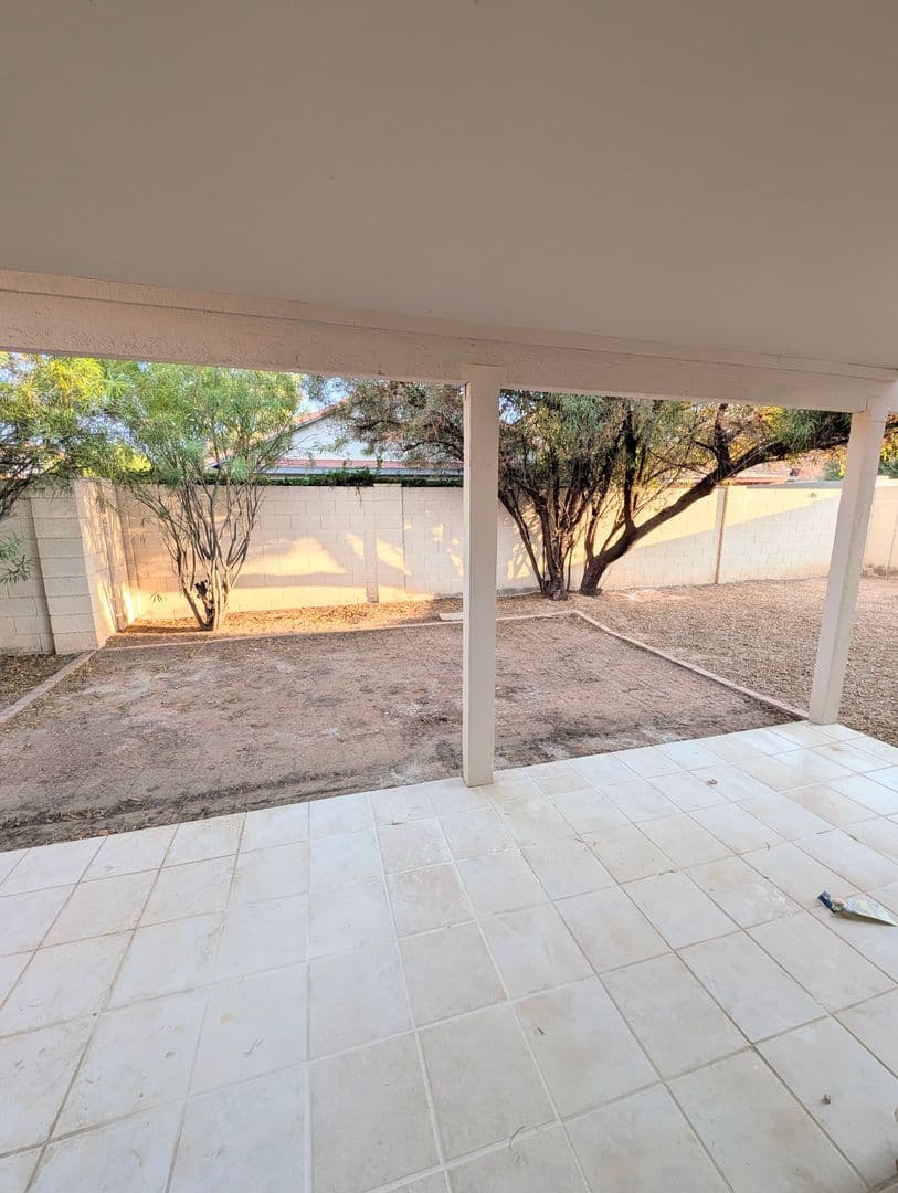 Gilbert House: 2325 E. Lakecrest Dr