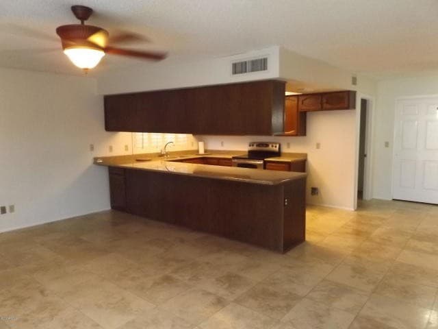 Chandler House: 626 W Crofton St