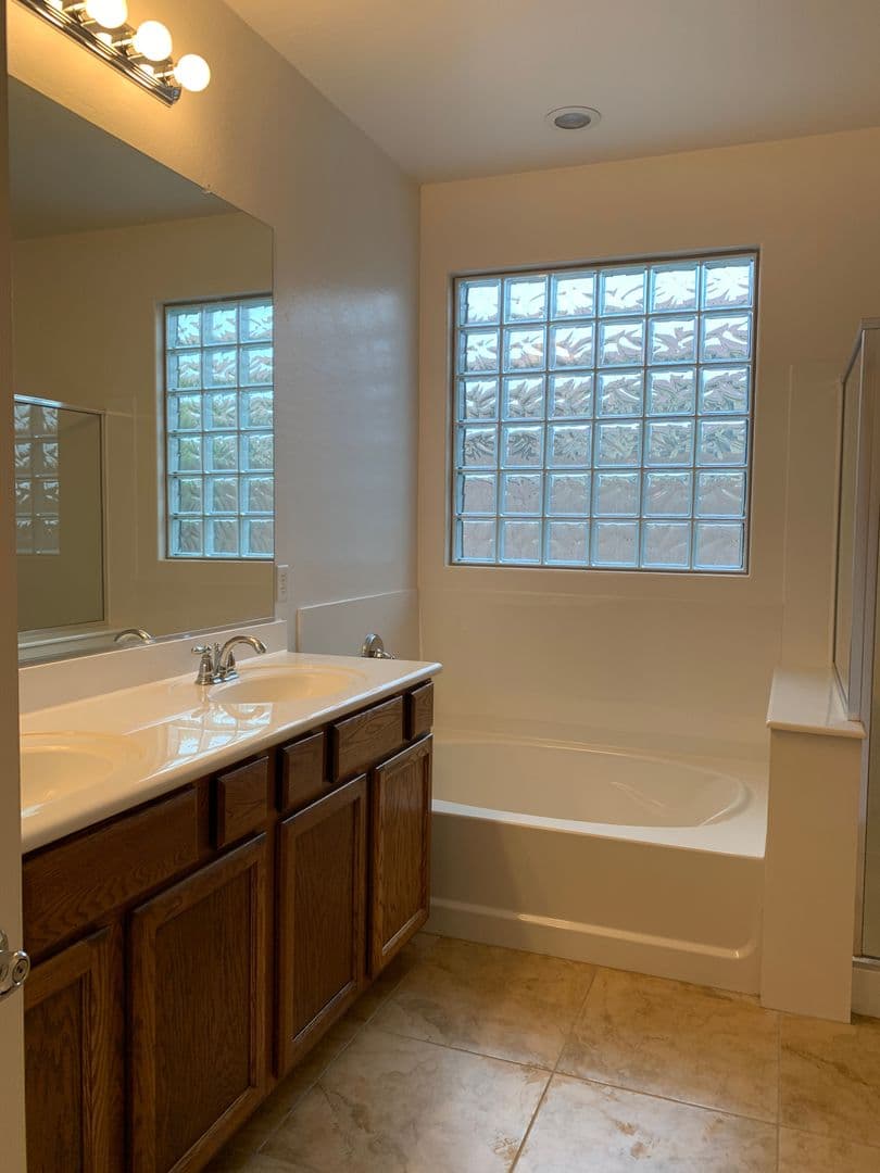 Chandler House: 3681 E Powell Pl