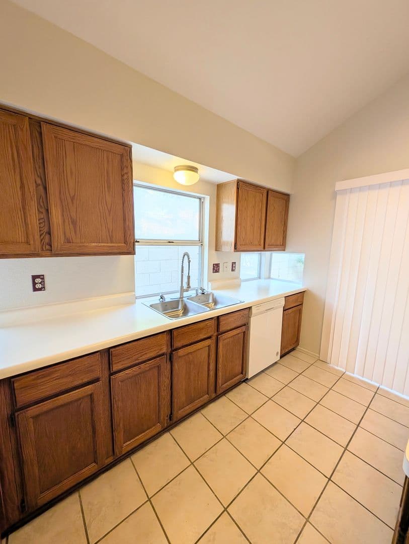 Gilbert House: 2325 E. Lakecrest Dr
