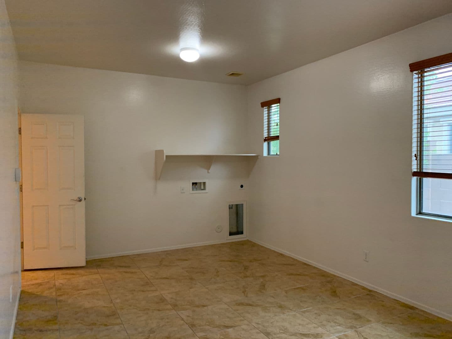 Chandler House: 3681 E Powell Pl
