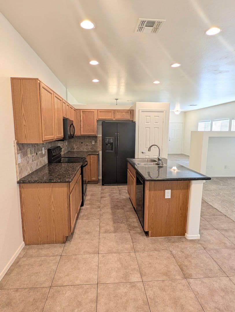 Maricopa House: 44714 W. Alamendras Street