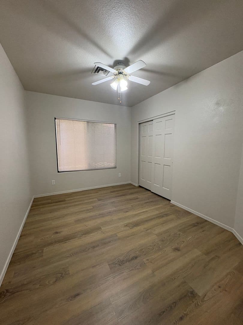 Gilbert House: 1518 W Antiqua Dr