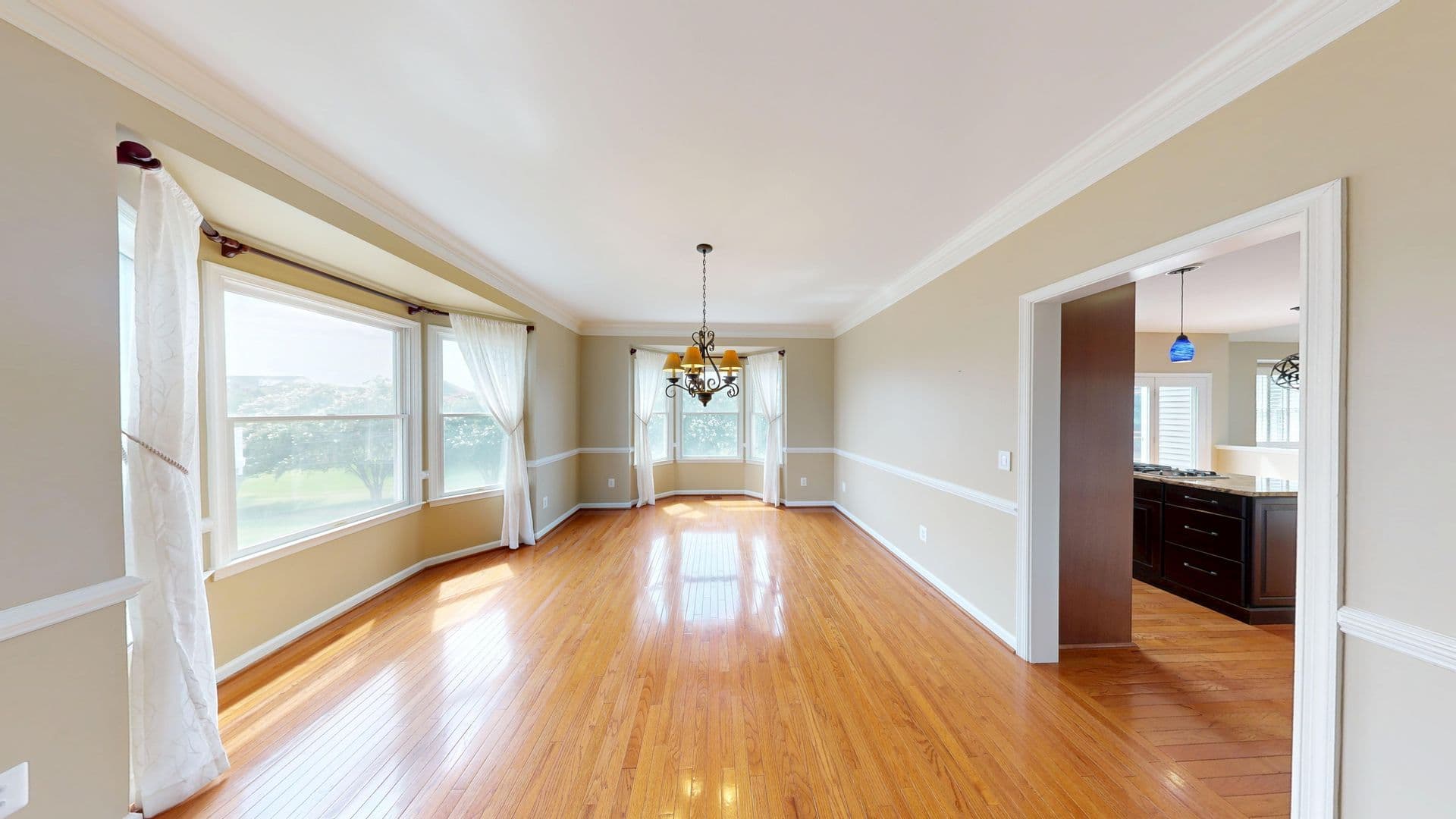 Ashburn House: 43799 Abbott Place