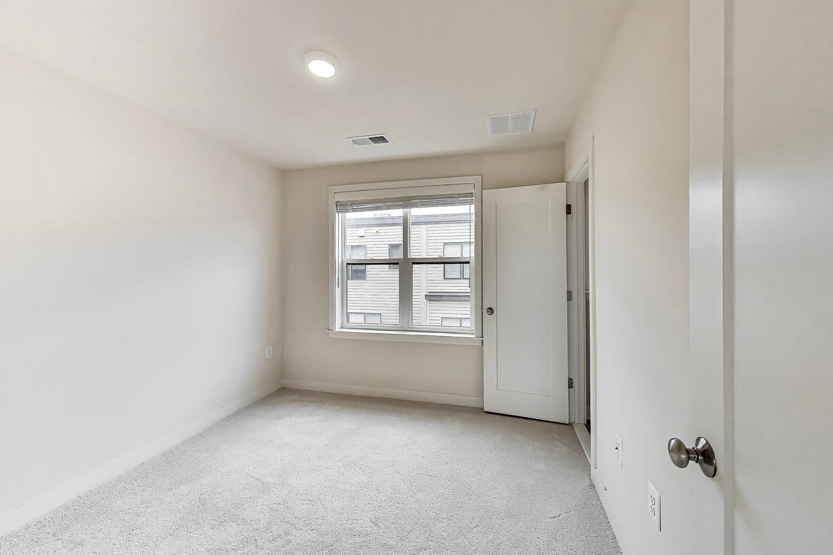 Rockville Townhome: 16616 Crabbs Branch Way