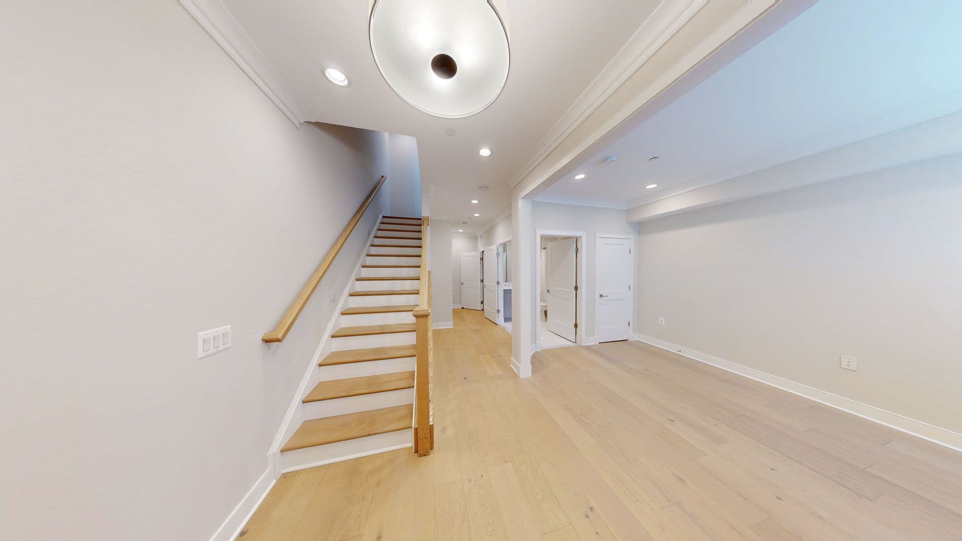 North Bethesda Townhome: 10324 Grosvenor Place