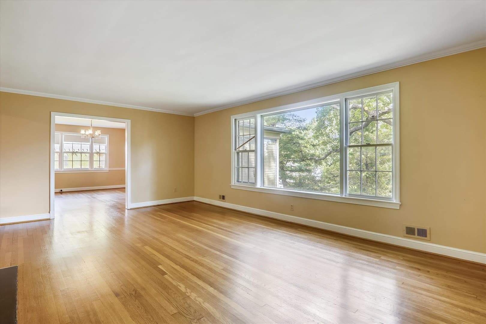 Chevy Chase House: 3303 Winnett Road