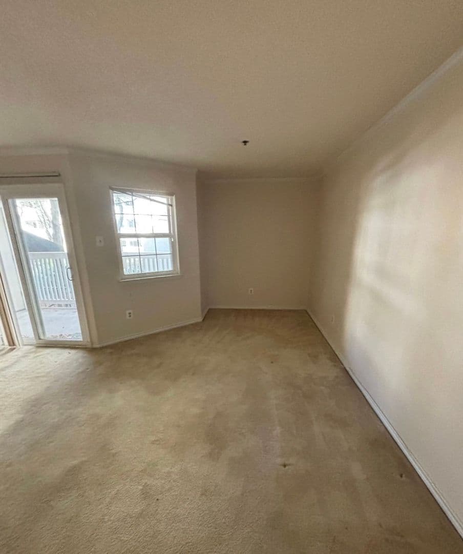 Mclean Condo: 1504 Lincoln Way