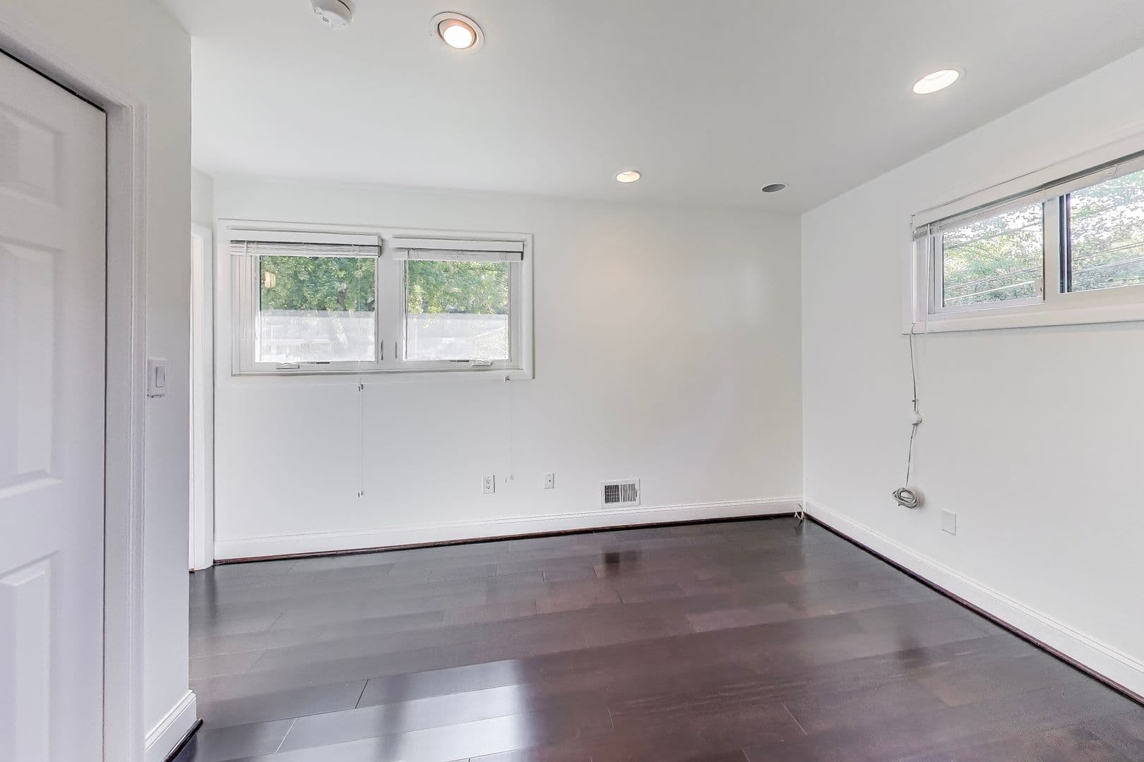 Kensington House: 3715 Astoria Rd