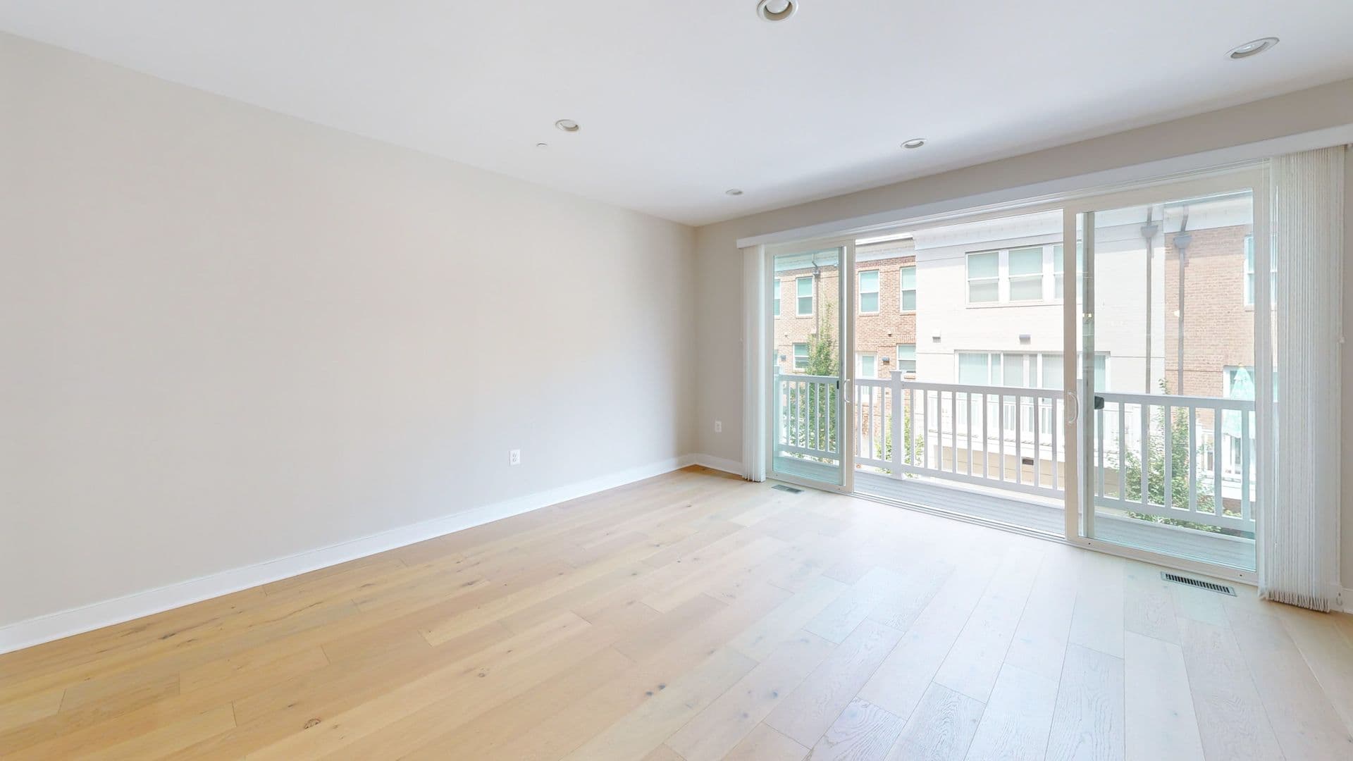 North Bethesda Townhome: 10324 Grosvenor Place