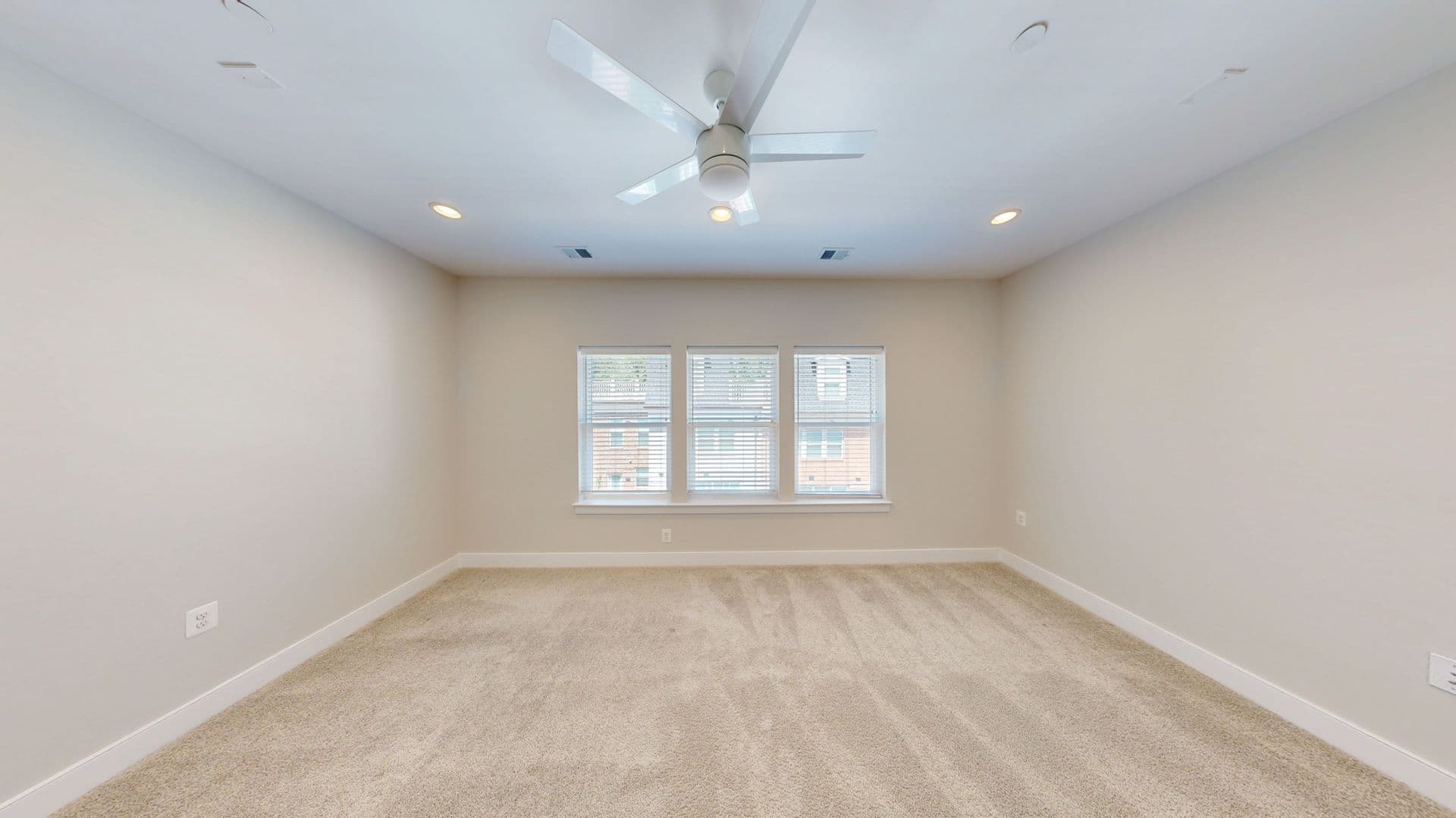 North Bethesda Townhome: 10324 Grosvenor Place