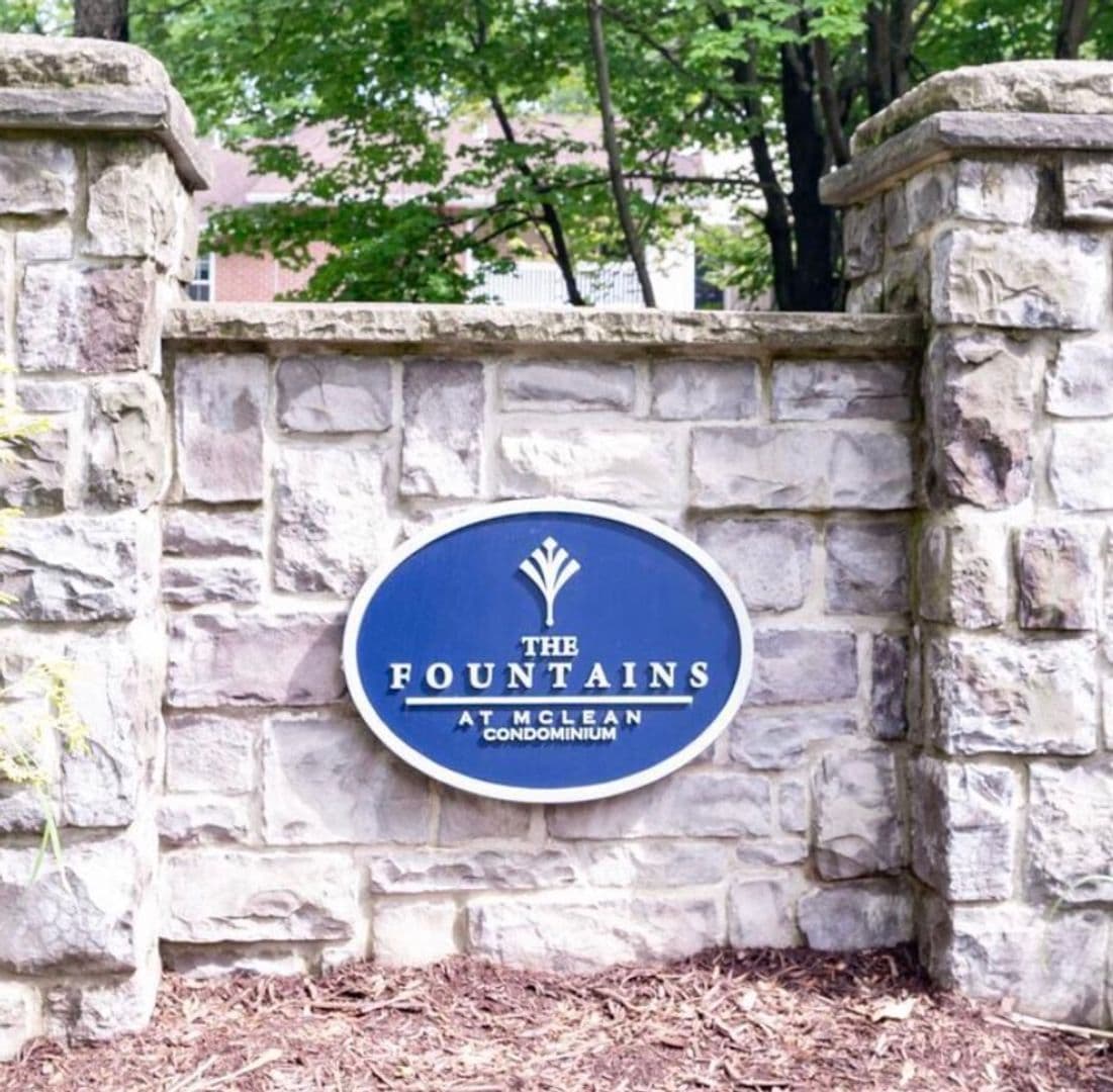 Mclean Condo: 1504 Lincoln Way
