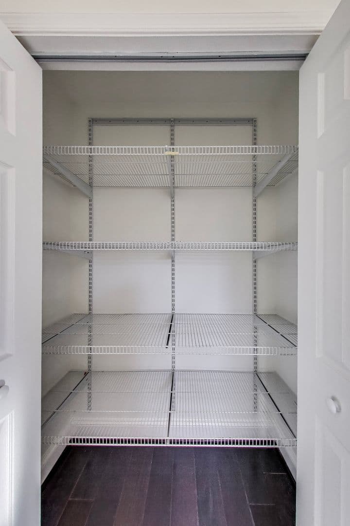 Kensington House: 3715 Astoria Rd