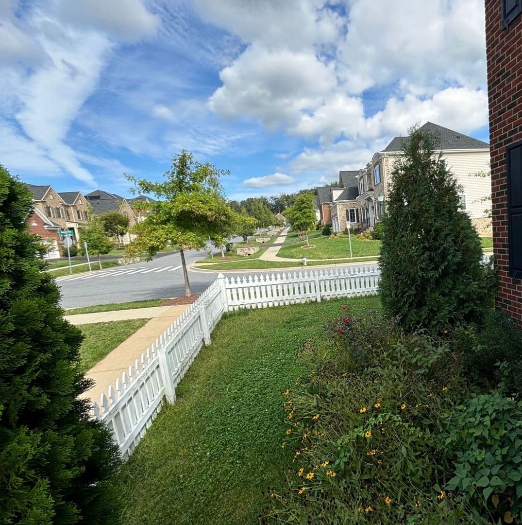 Clarksburg House: 22860 Glacier Lily Drive